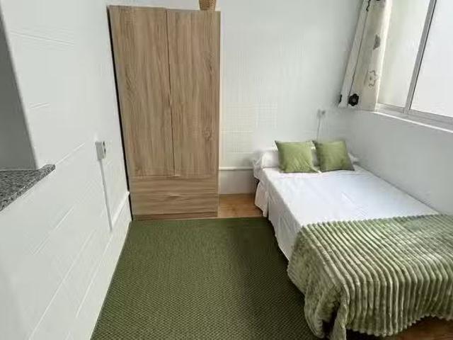 ¡Renta! Habitación en Calle Poeta Jesús Pérez, Espinardo