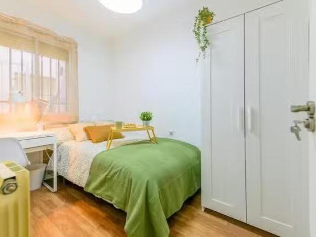 Encantador Habitación en Calle Toledo