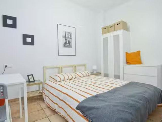 Encantador Habitación en Carrer Almirall Cadarso, Gran Via
