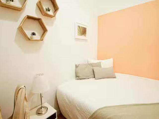 Encantador Habitación en Carrer d'Aragó, La Nova Esquerra de l.