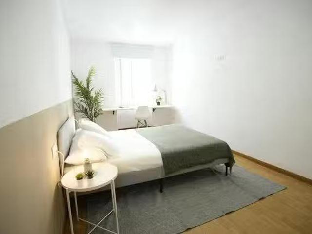 ¡Recién llegado! Habitación en Carrer de Guàrdia, El Raval