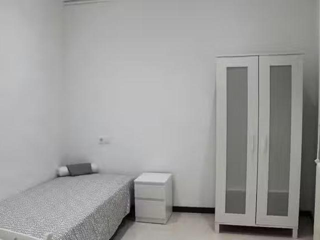 Bonito Habitación en Carrer de Jonqueres, S. Pere, Santa Cater.