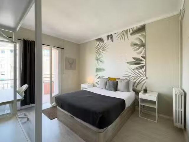 Bonito Habitación en Carrer de Numància, Sants