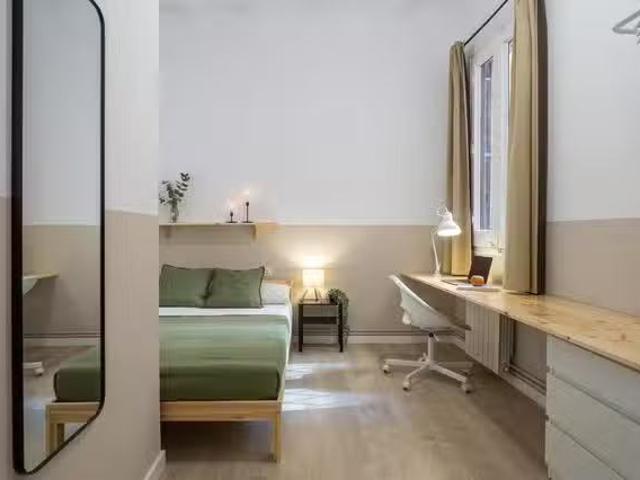 ¡Renta! Habitación en Carrer de Pons i Gallarza, 3