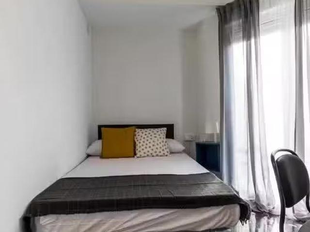 Nuevo Habitación en Carrer del Periodista Azzati