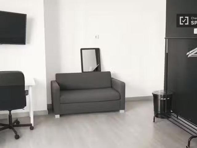¡Oferta! Habitación en piso compartido de 10 habitaciones en e.
