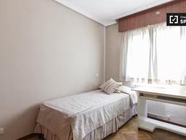 ¡Recién llegado! Habitación en piso compartido, Media Legua, M.