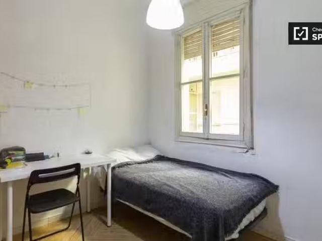 Único Habitación en piso de 9 habitaciones en alquiler en Gazt.