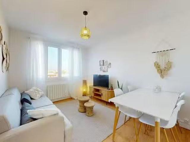 Encantador Habitación en Rue Emile Decorps, Grand Clément