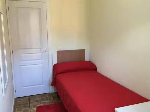 Encantador Habitación en Ronda de Valencia, Centro