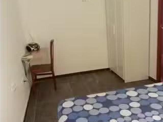 Bonito Habitaciones para alquilar en apartamento de 2 dormitor.
