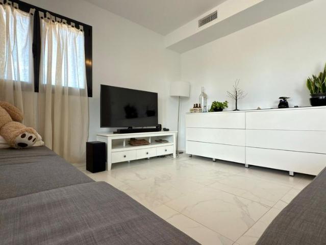 Renta in Pau 5! Beautiful 3 bedroom apartment with a large terrace, just 5 minutes from the beach