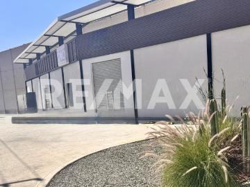 Renta local Av de la Luz cerca del parque industrial Benito Juárez