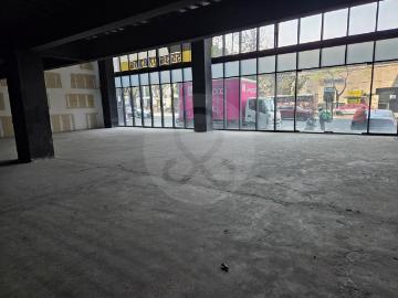 RENTA LOCAL COMERCIAL A PIE DE CALLE CON ENTRADA POR INSURGENTES Y REVOLUCION