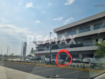 RENTA LOCAL COMERCIAL PLAZA XENTRIC LOMAS QUERETARO