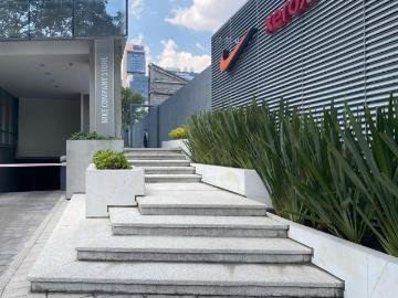 Renta Local Comercial Rio san joaquin Cerca de Miyana / Ampliación Granada