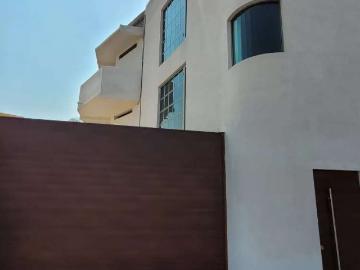 Renta Nuevo Departamento En Planta Baja Con Estacionamiento