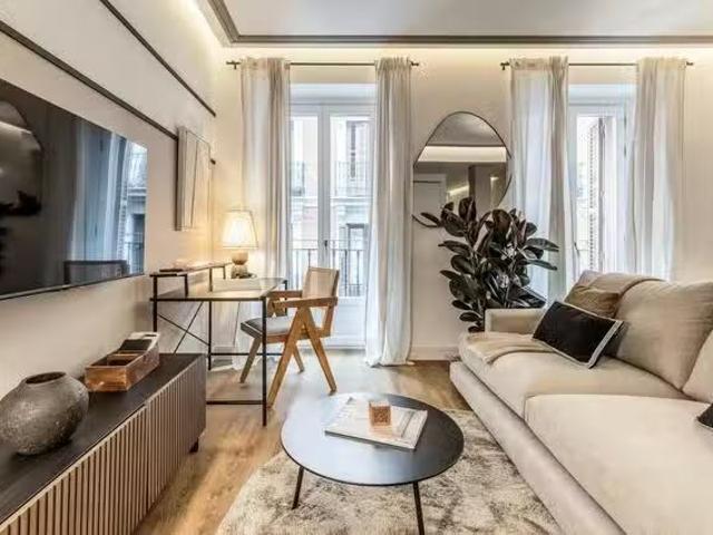 Nuevo Piso de 1 habitación en Calle de Atocha, Cortes