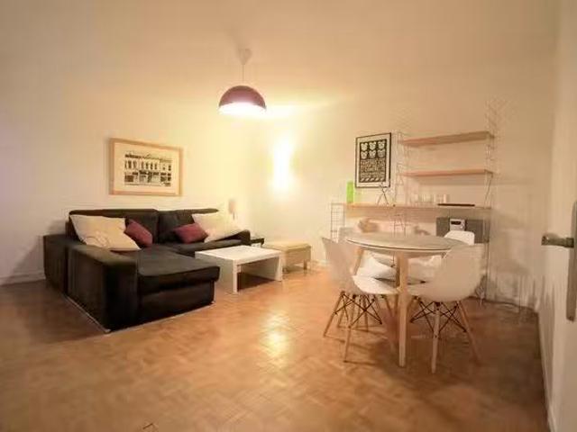 ¡En alquiler! Piso de 1 habitación en Calle de las Infantas