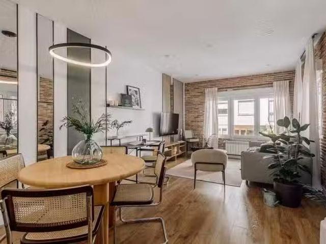 Único Piso de 1 habitación en Calle de Rafael de Riego