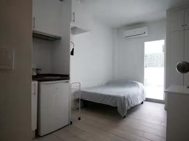 ¡Recién llegado! Piso de 1 habitación en Calle de Rodrigo Uhagón
