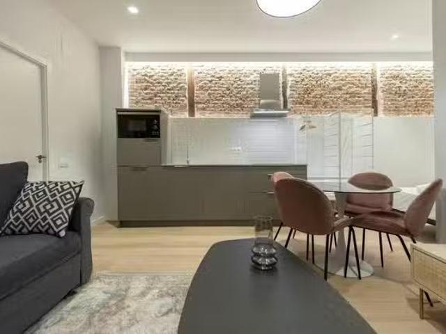 Nuevo Piso de 1 habitación en Calle del Águila, Palacio