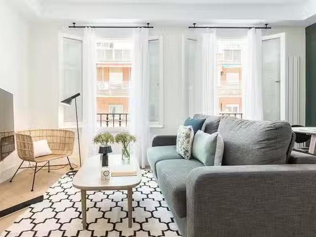 ¡Recién llegado! Piso de 1 habitación en Calle del Doctor Cast.