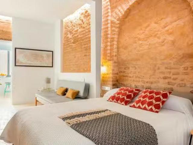 Único Piso de 1 habitación en Calle Santa Teresa, Casco Antiguo