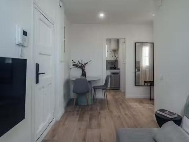 ¡En alquiler! Piso de 1 habitación en Carrer de la Marina