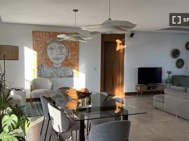 Nuevo Piso de 4 dormitorios en alquiler en Valdefuentes, Madrid