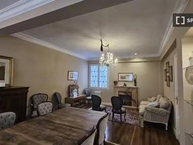Encantador Piso en alquiler de 6 habitaciones en Ensanche Zaba.