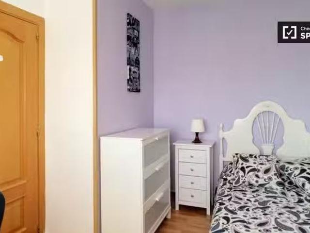 ¡En alquiler! Se alquila habitación en apartamento de 4 dormit.