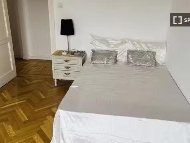 ¡En alquiler! Se alquila habitación en Nueva España, Madrid