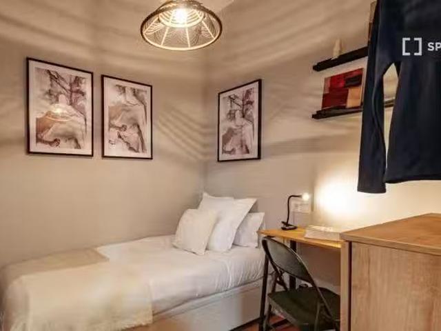 ¡Recién llegado! Se alquila habitación en piso compartido en B.