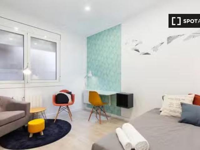 ¡Renta! Se alquila habitación en piso compartido en Vila de Gr.