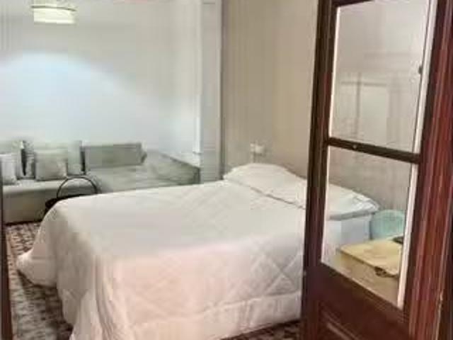 Encantador Se alquila habitación en piso de 5 dormitorios, El.