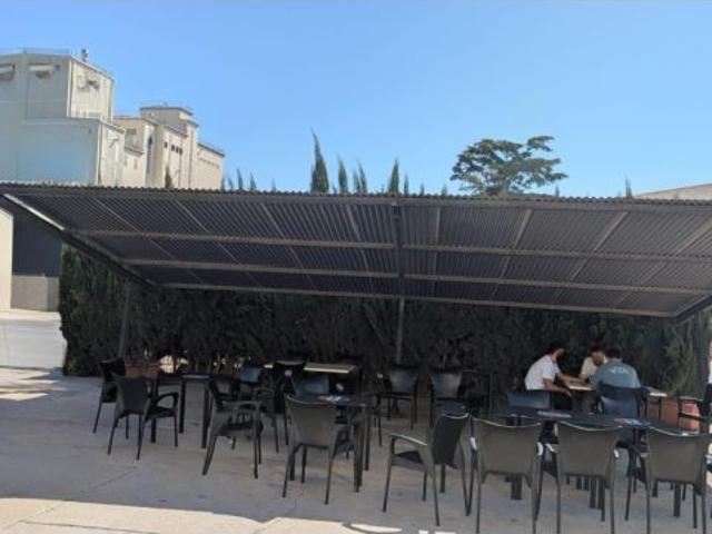 RENTABLE RESTAURANTE EN TRASPASO EN POLÍGONO HORTA SUD, VALENCIA