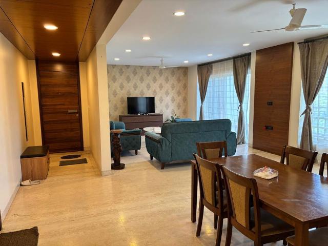 Rental | 3.5 BHK 2500 Sq.Ft. Apartment in Konark Vista