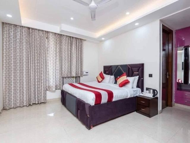 Rental | 3 BHK 1550 Sq.Ft. Apartment in Saket