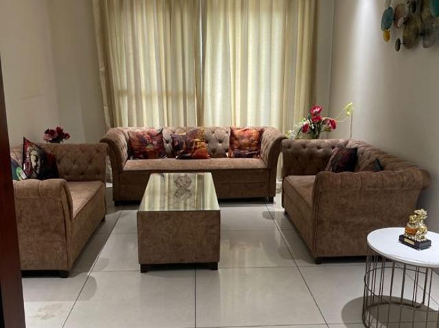 Rental | 3 BHK + Pooja Room,Servant Room,Study Room 500 Sq.Ft. Builder Floor in Sector 21