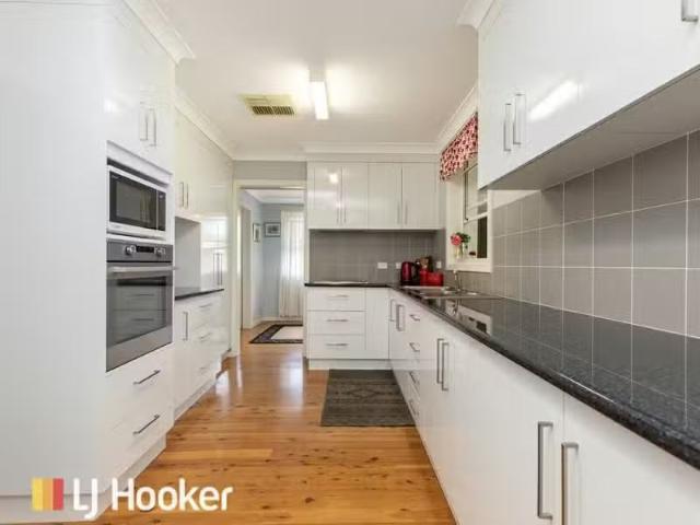 Just in! 3 BR 7 Warren Street, SOUTH TAMWORTH House for rent.