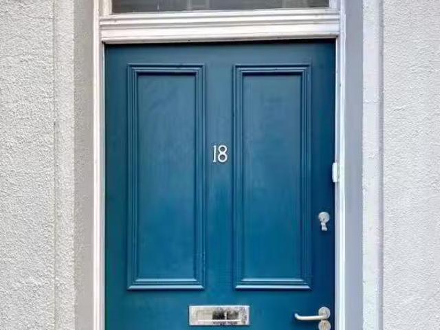 Rental! 18 Wellington Park Avenue