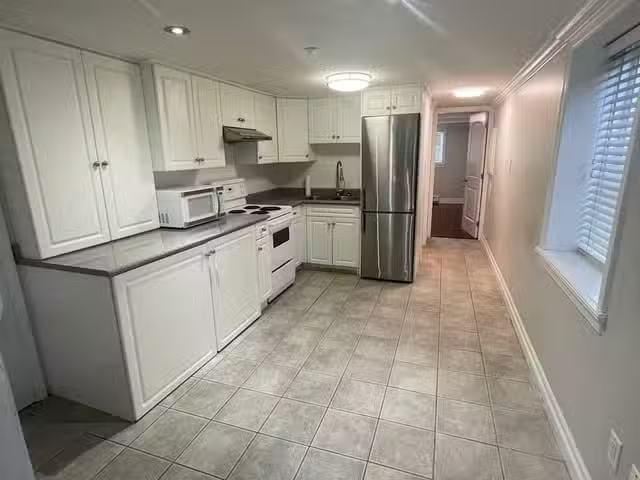 Rental! 1 BR House for rent in Vancouver, Vancouver East, 4585.