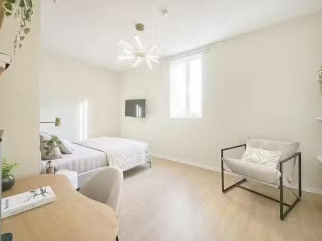 New 1 BR Largo Vitorino Damásio, Lisbon
