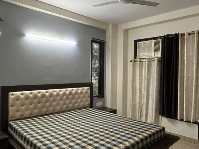 Rental | 1 Rk 460 Sq.Ft. Builder Floor in Sector 44