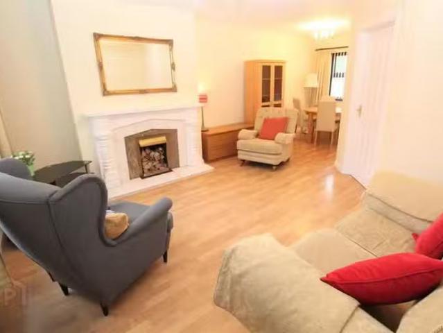 Rental! 20 Belmont Grange