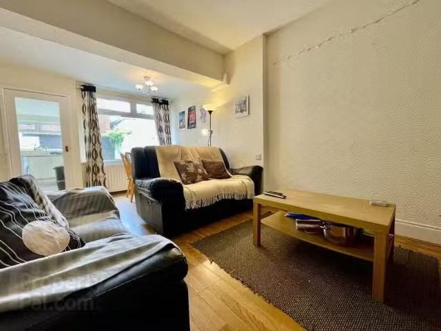 Charming 20 Sandhurst Gardens