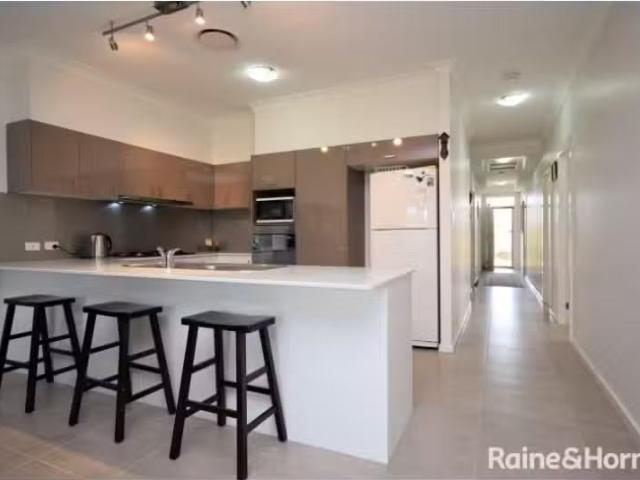 Charming 2/17 Bluewattle Road, WORRIGEE House for rent Listed.