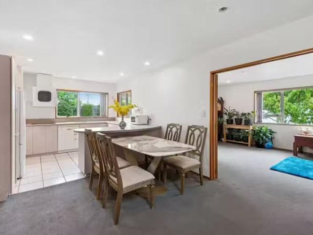 Rental! 2 BA Spacious 3 Bedroom Home In Ilam First National.