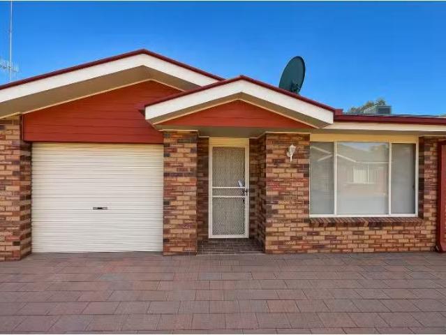 Charming 2 BR 4/10 12 Rose Street, HILLSTON House for rent Li.